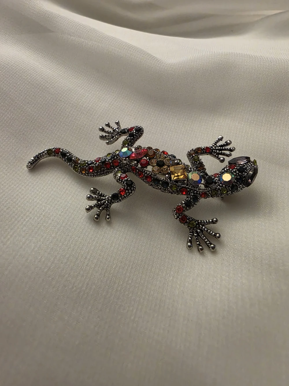 Multicolored Rhinestone Lizard Brooch Pin Silver Crystal Gecko Vintage-Style